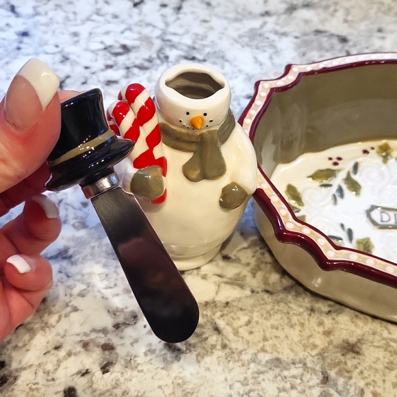 Grasslands Road Winter Settings Snowman Dip Bowl with 2 Spreaders - Picture 7 of 12